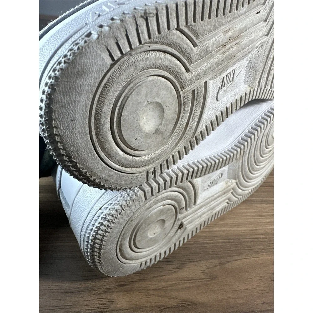 Nike this shoes